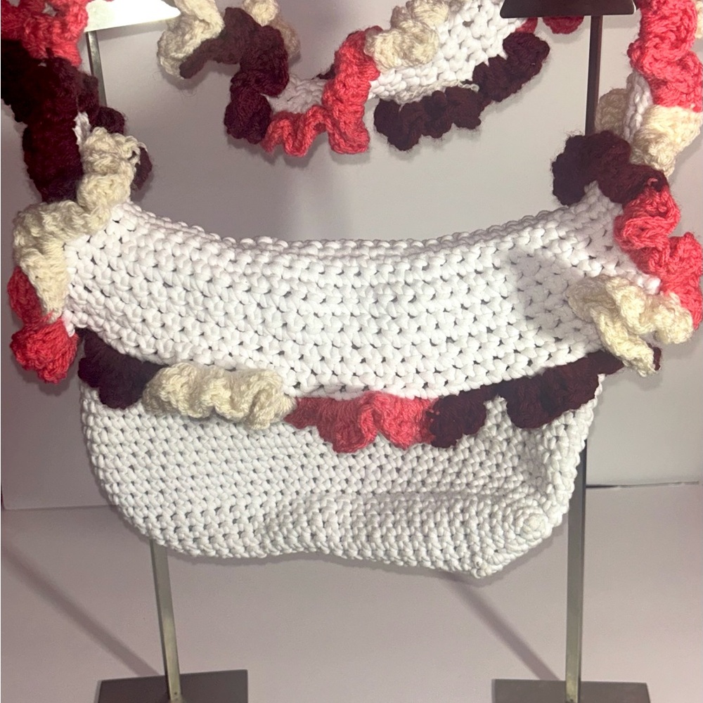 Handmade Crochet Bag with Ruffled Strap - Picture 4 of 4